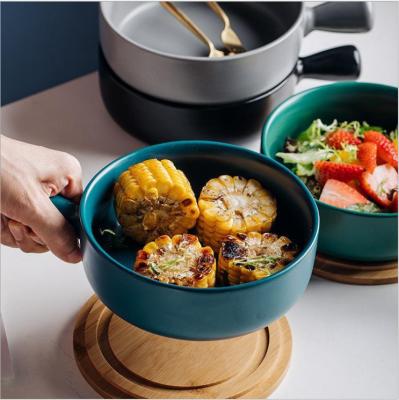 China Sustainable Kitchenware Cooking Bowl And Filter Ceramic Bakeware Salad Bowl With Wooden Lid Stand Tray Dinnerware for sale