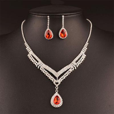 China New FASHIONABLE Crystal Necklace Women Diamond Clothing bridal accessories short clavicle European and American jewelry for sale