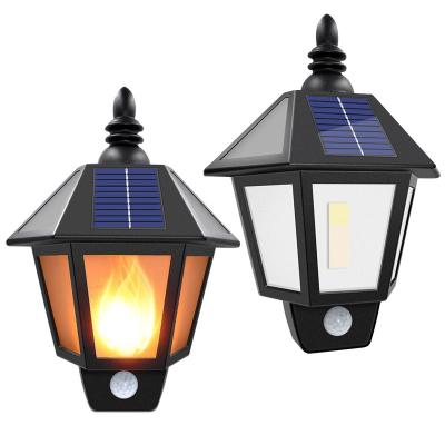 China Luz del soporte LED de la pared de la llama al aire libre de la energía solar del sensor de movimiento que oscila para la lámpara de la iluminación de la seguridad del paisaje del jardín en venta