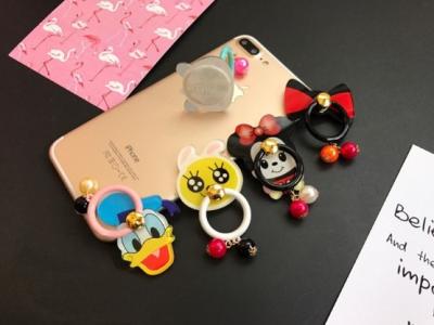 China Cartoon Pearl Bracelet Phone Finger Ring Holder With Acrylic Candy Color for sale