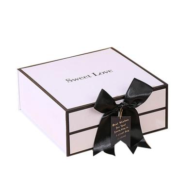 China Big Logo Cardboard Package Package Mum Perfume Handmade Black Wholesale Custom Paper Packaging Magnetic Gift Box for sale