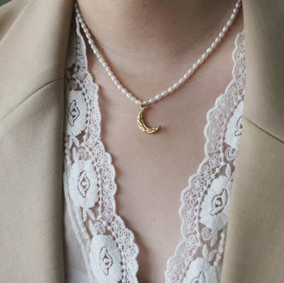 China Fashion Romantic Freshwater Pearl Women Beaded Chain With 18k Gold Plated Moon Shape Pendant Necklace for sale