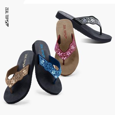 China Fashion logo rhinestone lightweight wholesale crystal flip flops sandals outdoor custom slippers for women rhinestone flip flops for sale