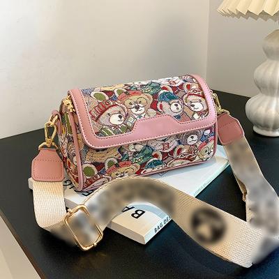 China Polyester Lined Crossbody Handbag for Women Instagram-Worthy Cartoon Bear Design for sale