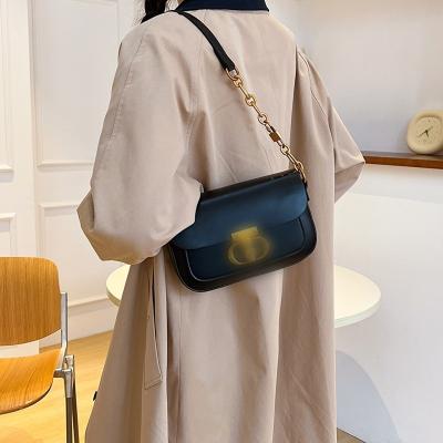 China Fashionable Camera Bag Exquisitely Designed PU Leather Shoulder Bag for Vintage Style for sale