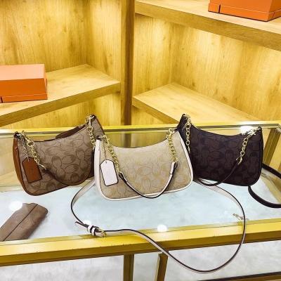 China Leather Handbags for Women Waterproof and Customized Color in Trendy Summer Collection for sale