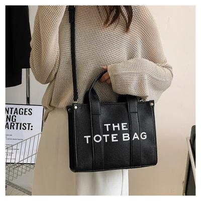 China Stylish Trendy Solid Color Fashion Bag Sling Shoulder Bags for Women's Everyday Style for sale