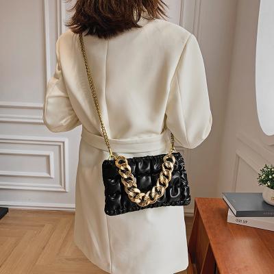 China Customized Logo Printing PU Leather Handbags Stylish Ladies' Purses with Chain Design for sale