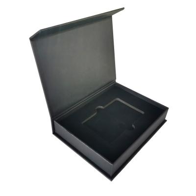 China Recyclable Customized Black Paper Form Magnetic Folding Gift Box With Insert for sale