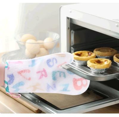 China Hot Sale Food Grade Heatproof Microwave Oven Mitt Gloves With Cotton Silicone Vintage Flower Liner ForCooking Baking for sale