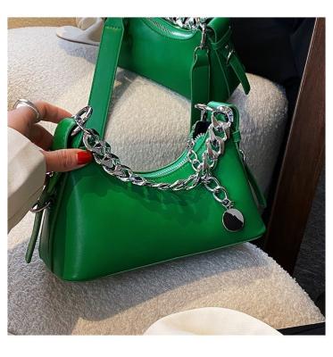 China Normcore/Korean Version Hot Selling Minimalist 2022 High Quality PU Women's Handbags Chains Metal Handle Leather Cross - Body Handbag for sale