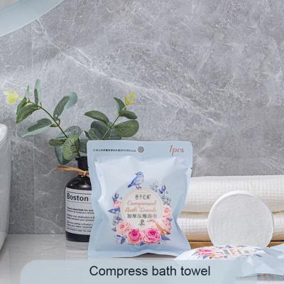 China 300 Pieces / Carton Cheap Pure Factory Fiber Cotton Facial Tissue Bath Towel Ready To Ship for sale