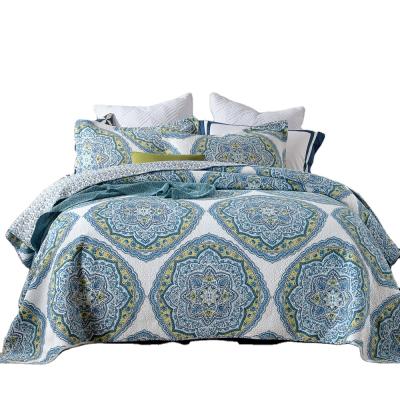 China High Quality TWILL Embroidery Quilted Bedspread Set With Geometric Printing for sale