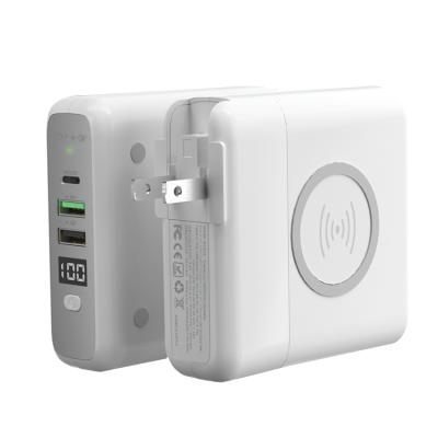 China Quick Charge Support 8000 mAh 3-in-1 Mini Magnetic Fast Charging Power Bank for sale