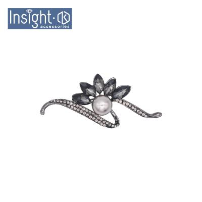 China Vintage Korea Cast Iron Brooches Glass Brooch Black Rhinestone& Flower Pearl Brooch For Costume for sale