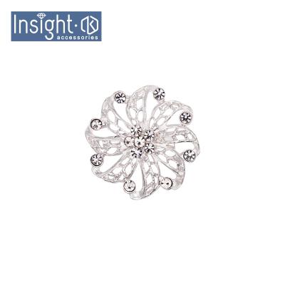 China Hot Wholesale Fashion Jewelry Zinc Alloy Accessories Flower Brooches Bling Rhinestone Custom Brooches For Dress for sale