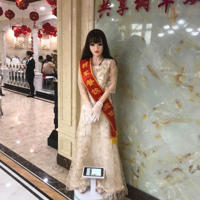 China Smart Talking Customer Service Robot For Helping Customer To Buy for sale