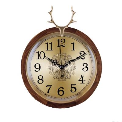 China Vintage Antique Hot Sale Metal Style Living Room Wall Clock Silent Art Wall Quartz Decorative Hanging Clock for sale