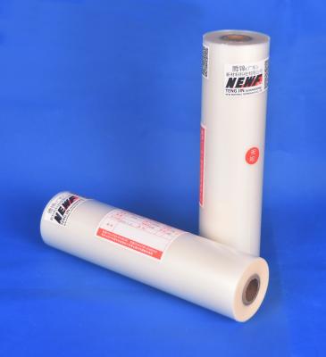 Cina 360mm 15 Mic Bopp EVA Lamination Film, 15 film adesivo della colata calda di Mic Packaging BOPP in vendita