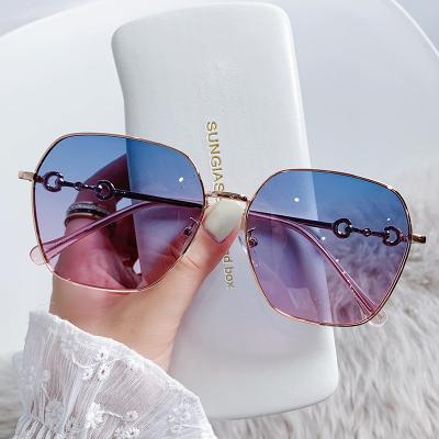 China Big square sunglasses 2022 fashion hipster sunglasses female round face high quality glass street shape luxury sunglasses for sale