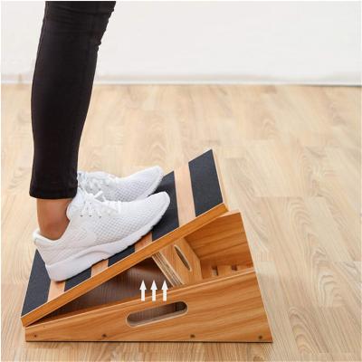 China Fitness Equipment Application Non Slip Wedge Squat Block For Heel Elevated Weight Lifting Calf Stretcher Squat Board For Squatting for sale