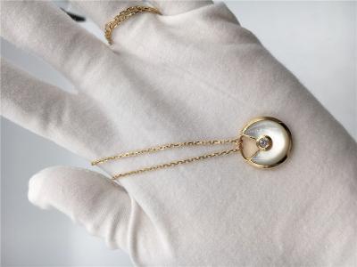 China Kleines gelbes Gold Modell-Amulette Necklaces 18K mit weißem Perlmutt zu verkaufen