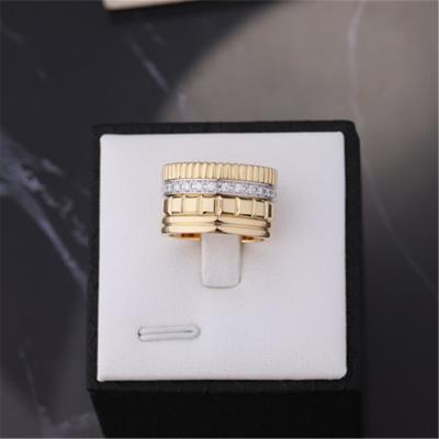 China Luxusgoldschmuck-Replik Quatre leuchtender gelbes Goldhinweis JRG01987 des Ausgaben-Ring-18K zu verkaufen