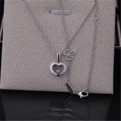 Chine Collier pendant de coeur de Chopard de bijoux d'icônes heureuses femelles de diamants en or blanc moral à vendre