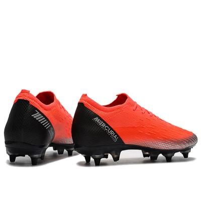 China Active Sports American Football Boots High Quality SG Ankle Low Shoes Training Soccer Boots Outdoor Soccer Shoes for sale