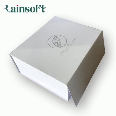 China Recycled Materials China Manufacturer White Kraft Paper Folding Gift Box For Clothing Shoes for sale