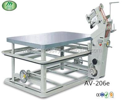 China Head Moved Spinning Production Line Type 300U Singer Head Tape Closing Edge Seam Machine For Mattress for sale