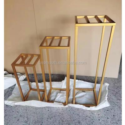 China Tall Gold Metal Wedding Centerpieces 100cm Wedding Flower Stand Centerpieces for sale