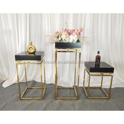 China Other New Wedding Pedestal Display Set Gold Cake Stand Cylinder Dessert Table For Wedding for sale