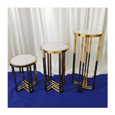 China Banquet / Hotel Wedding Gold Stainless Steel Wedding Pedestals Round Pedestal Installed For Wedding Events for sale