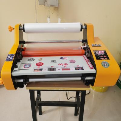 China Apparel Transfer Sticker Cold Label Laminating Machine For Dtf UV Printing for sale