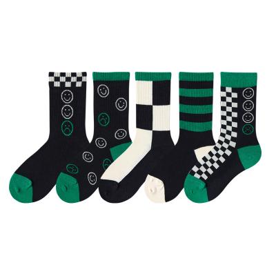 China OEM Breathable High Quality Custom Cotton Embroidered Design Socks Embroidery Logo Cotton Socks Customize Custom Logo Sport Mens Socks for sale