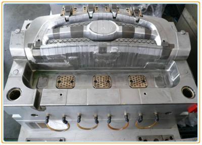 Chine Outillage en plastique de moulage par injection de plat discordant automatique de décoration, pièces en plastique précises de voiture à vendre