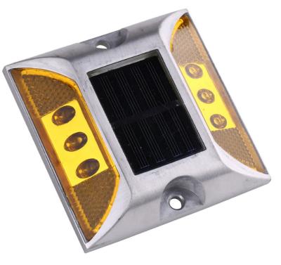 China High Visible Solar Road Stud Solar Powered Outdoor Road Reflector Waterproof Lights for sale