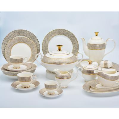 China Sustainable 98 Pcs Bone China Dinner Set Dubai Royal Bone China Tableware Gold Luxury Bone China for sale