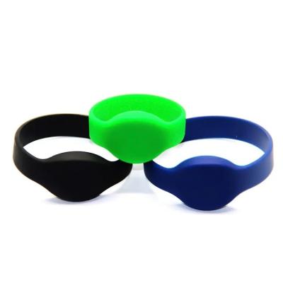 China Adjustable RFID Hotel Wristbands NFC Chip Armband 213/216/M1 High Frequency for sale