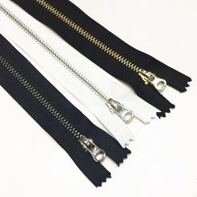 China Eco - Friendly Custom Made Black No.3 Metal Zip Gunmetal Brass Zips Metal Zipper for sale