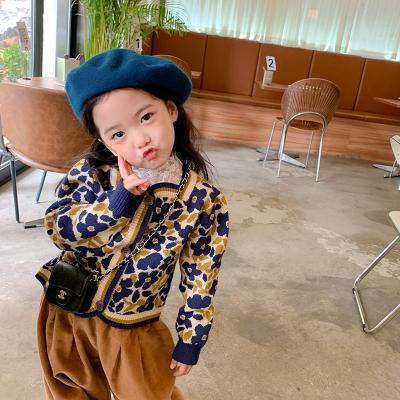 China Anti-wrinkle kids winter apparel vintage design soft cotton floral printed luxury custom knit sweater cardigan sweaters for little girls for sale