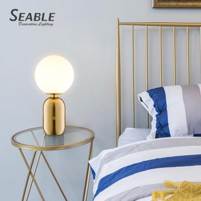 China Contemporary Fine Modern Simple Design Glass Shade Decor Bedside Reading Table Lamp for sale