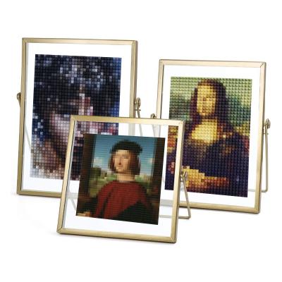 China Simple Rotating Rustic Metal Picture Frame Collection Glass Picture Frame With Glass Cover for sale