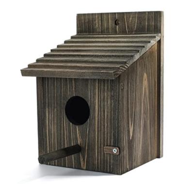 China Customized Sustainable Natural Wooden Bird House Garden Country Hanging Aviary for sale