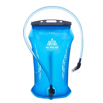 China Outdoor Sports Foldable Soft Flask Drinks Water Bag BPA Free Water Bottle With Straw Running Camping Hiking 1.5L 2L AONJIE SD52 for sale