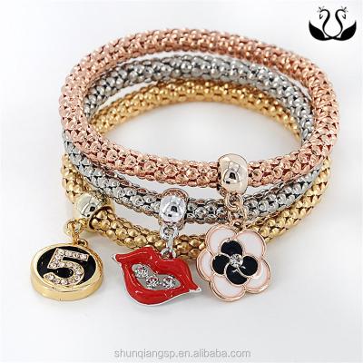 China Creative ALLOY Accessories Women Flower Red Lips Charm Bracelet for sale