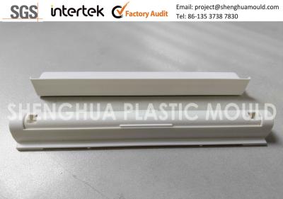 Chine Le plastique blanc manufacturé d'ABS d'OEM partie le moulage d'outillage et par injection à vendre