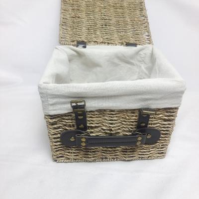 China Handmade Straw Rope Woven Items Storage Stocked Basket With Cover for sale