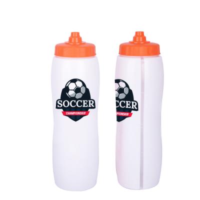 China 1L Sustainable Sports Pe Plastic Squeeze Water Bottle Bpa Free With Quick Pulled Lid for sale